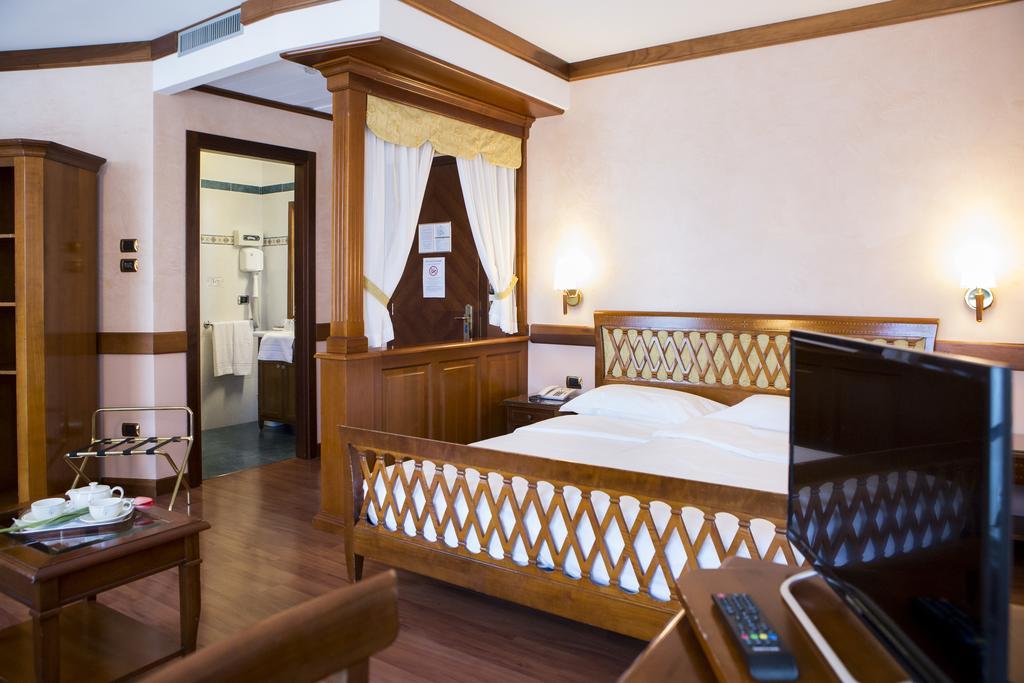 Hotel Villa Venezia กราโด ภายนอก รูปภาพ