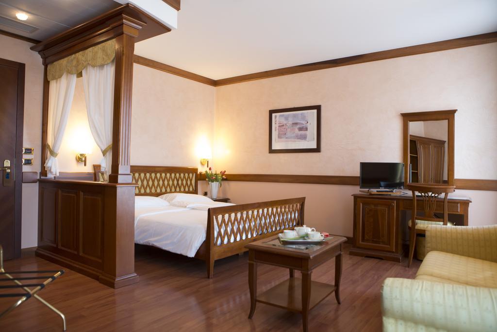 Hotel Villa Venezia กราโด ภายนอก รูปภาพ